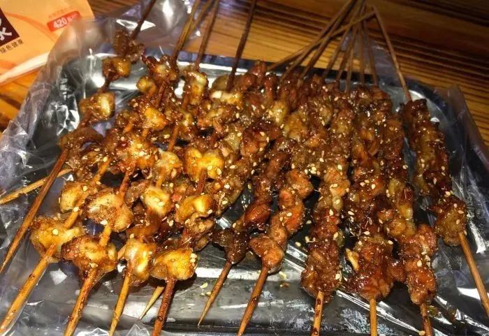 南宁这15家小店，没空调、几乎没座位，却从冬天排队到了夏天！