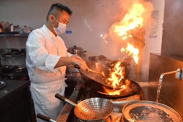 牛年牛人办牛事,牛年牛事