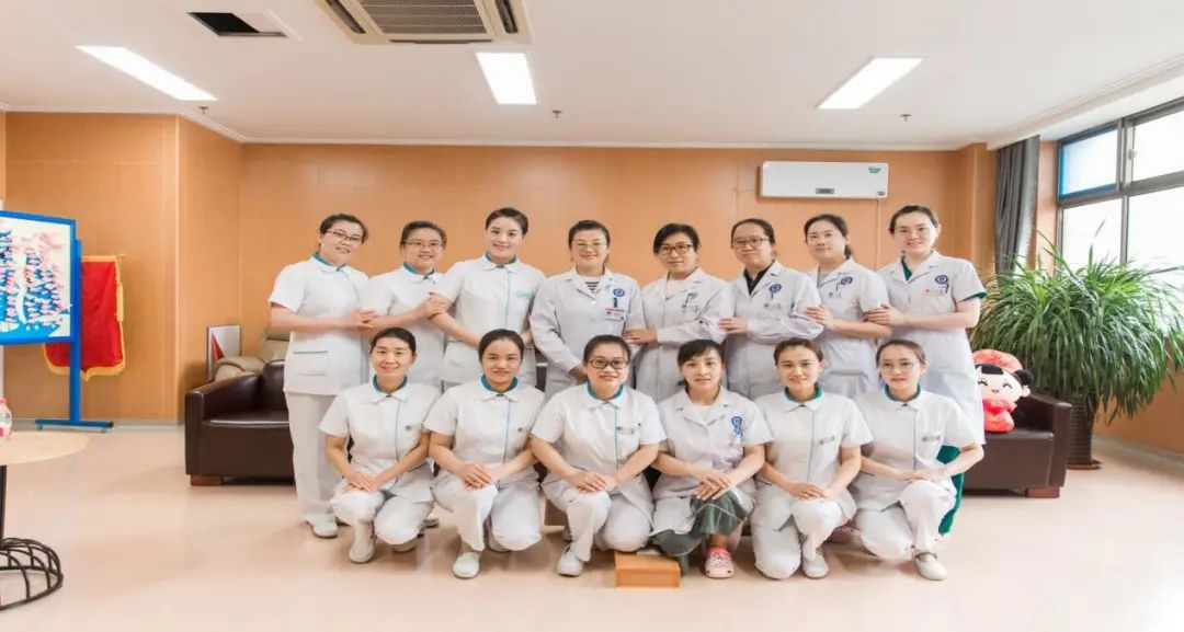 妇产科医护人员坚守岗位,产科医生节日坚守岗位