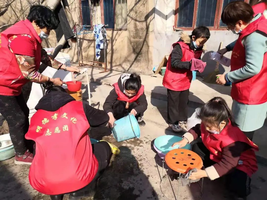 关爱志愿者服务队,公益志愿服务我们在行动