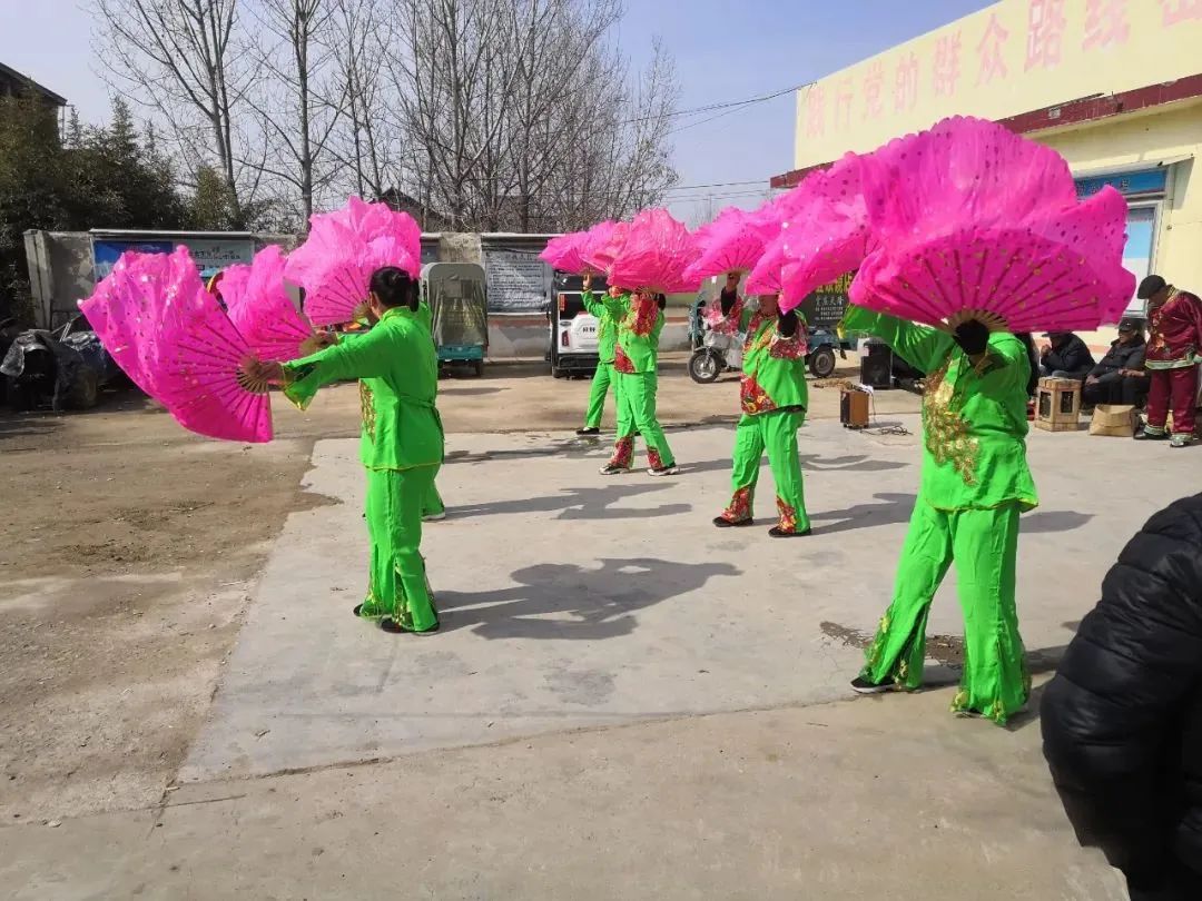 关爱志愿者服务队,公益志愿服务我们在行动