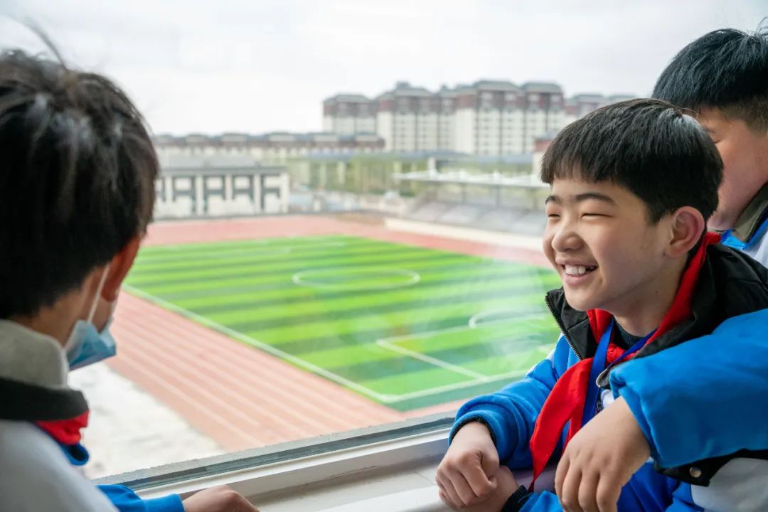 搬进新教学楼的感受,搬进新教室要珍惜