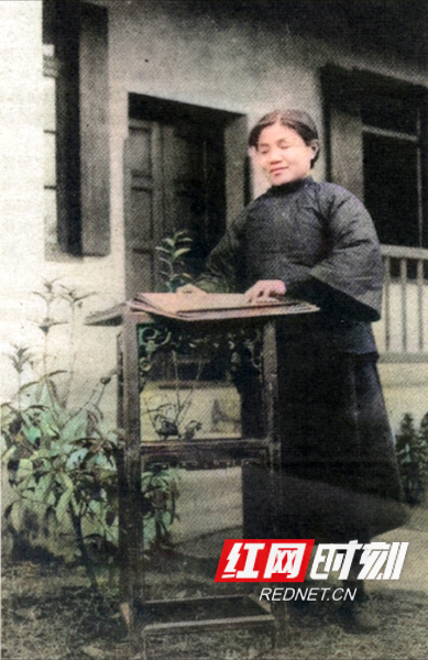 让色彩照进百年历史丨百年抗争：致敬了不起的她