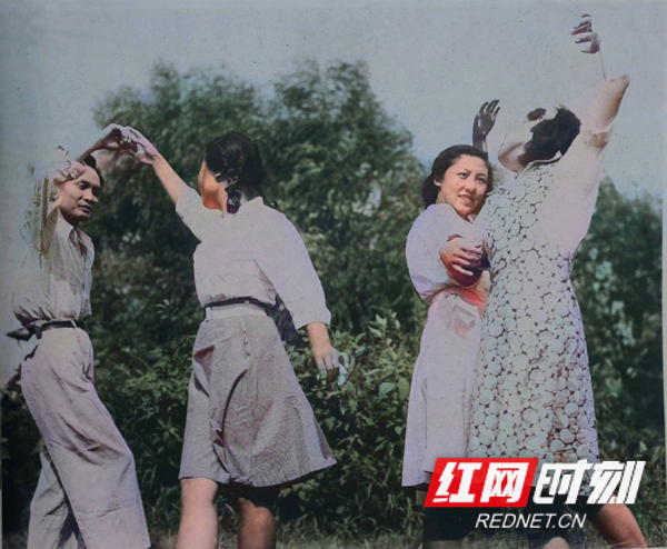 让色彩照进百年历史丨百年抗争：致敬了不起的她