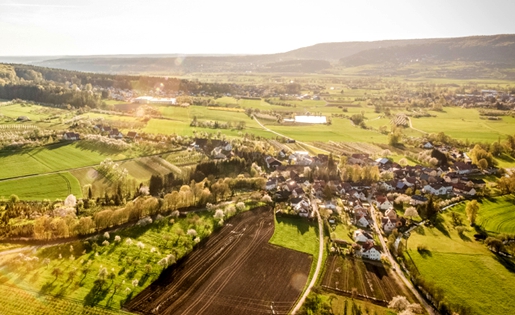 解局|首创长租平行线