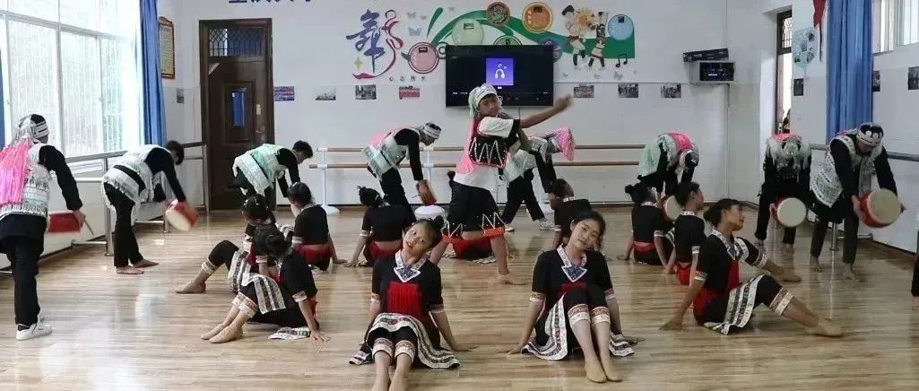 做孩子们的“圆梦人”！看上海师大、西安科大、青海师大的扶贫故事|教育脱贫攻坚微视频接力㉖