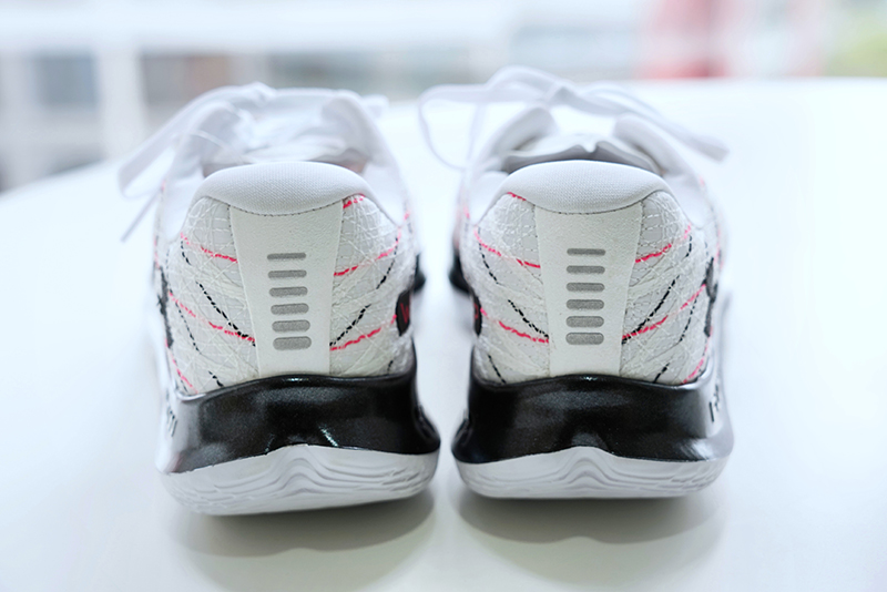 UAFLOWVelocitiWind开箱：一双没有“外底”的跑鞋是什么样的