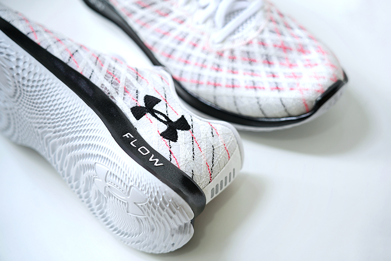 UAFLOWVelocitiWind开箱：一双没有“外底”的跑鞋是什么样的
