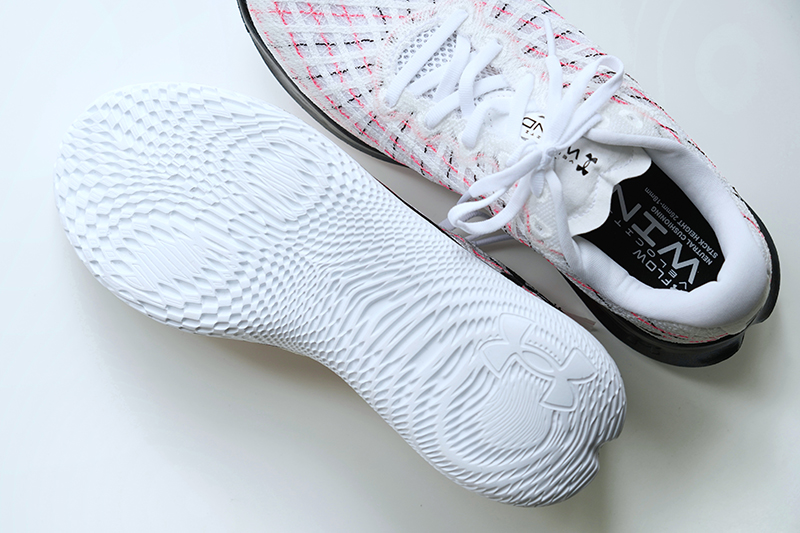 UAFLOWVelocitiWind开箱：一双没有“外底”的跑鞋是什么样的