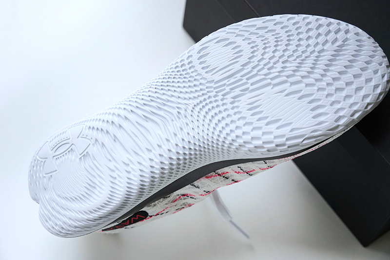 UAFLOWVelocitiWind开箱：一双没有“外底”的跑鞋是什么样的