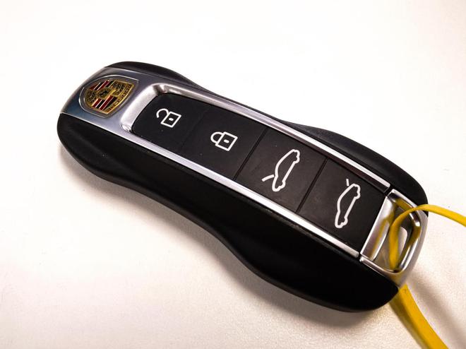 taycan冰莓粉沉浸式体验,taycan冰莓粉测评