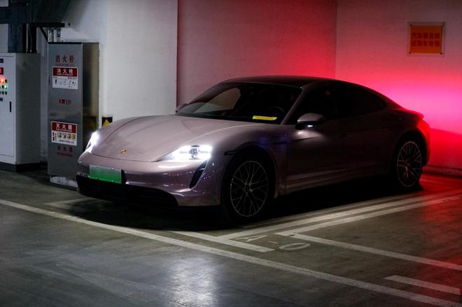 taycan冰莓粉沉浸式体验,taycan冰莓粉测评