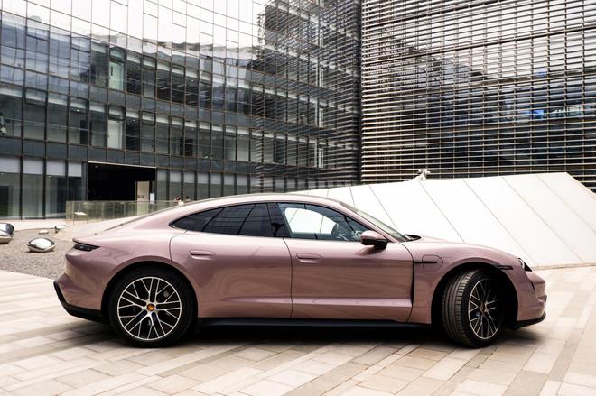 taycan冰莓粉沉浸式体验,taycan冰莓粉测评