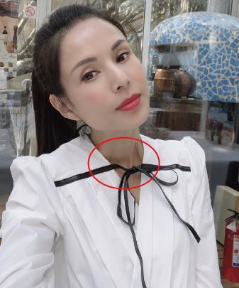 46岁李若彤惊人马甲线,54岁李若彤暴瘦