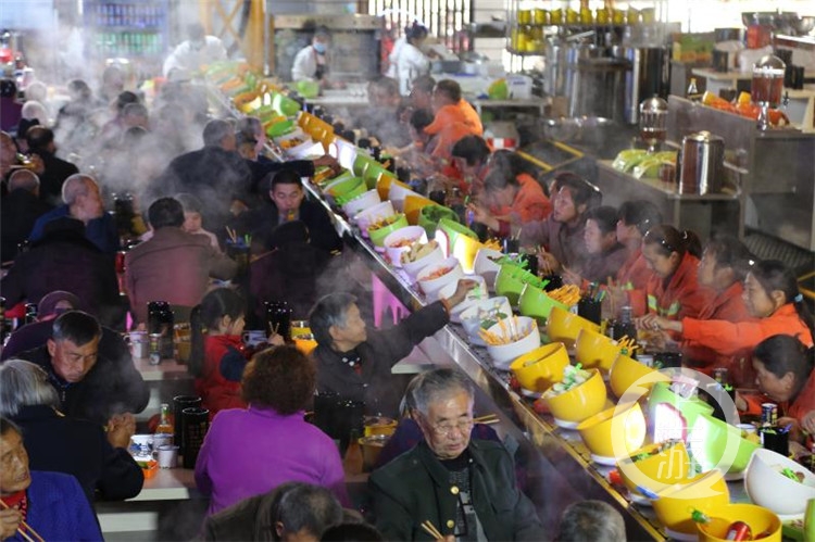 重庆旋转小火锅自助,重庆合川旋转自助小火锅一人一锅