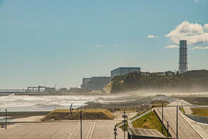往大海里倒垃圾真没教养原视频,往大海里倒垃圾真没教养表情包