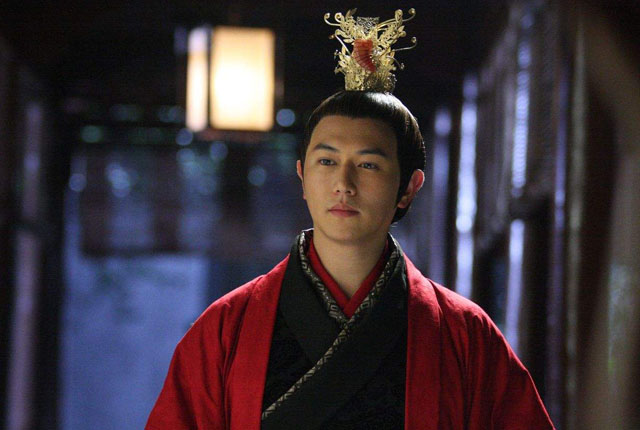 以为来了只菜鸟，结果他把所有人都灭了