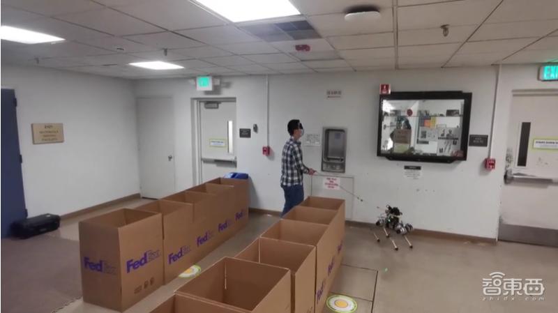 5位华人学生研发“机器导盲犬”，避障、导航样样在行