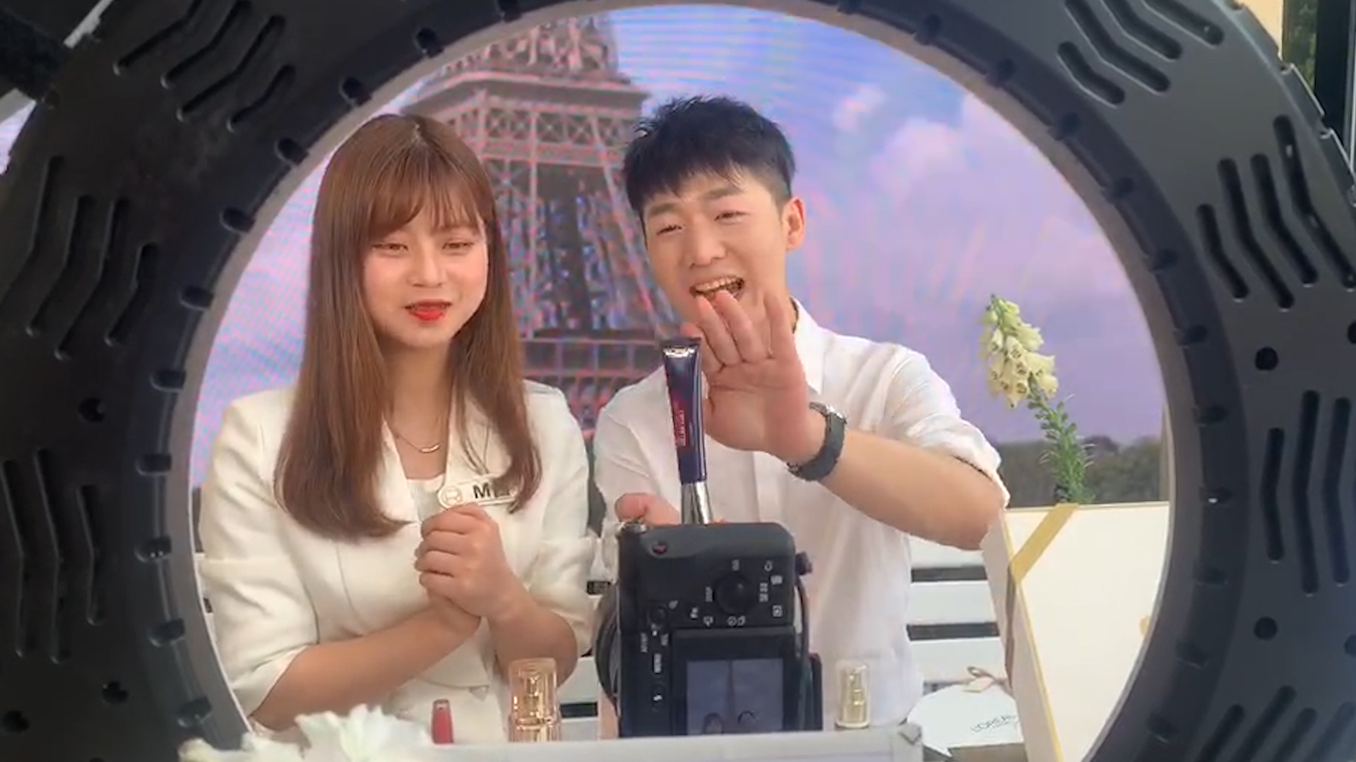 视频｜第二届五五购物节：新品牌、新科技、新体验，巴黎欧莱雅全球首家旗舰店亮相南京路步行街