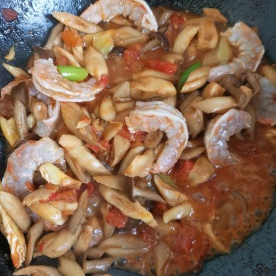 鹿茸菇炒青椒虾仁,虾仁炒鹿茸菇