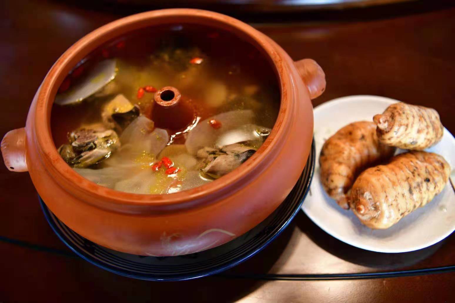 云南美食汽锅宴,云南美食云南汽锅鸡