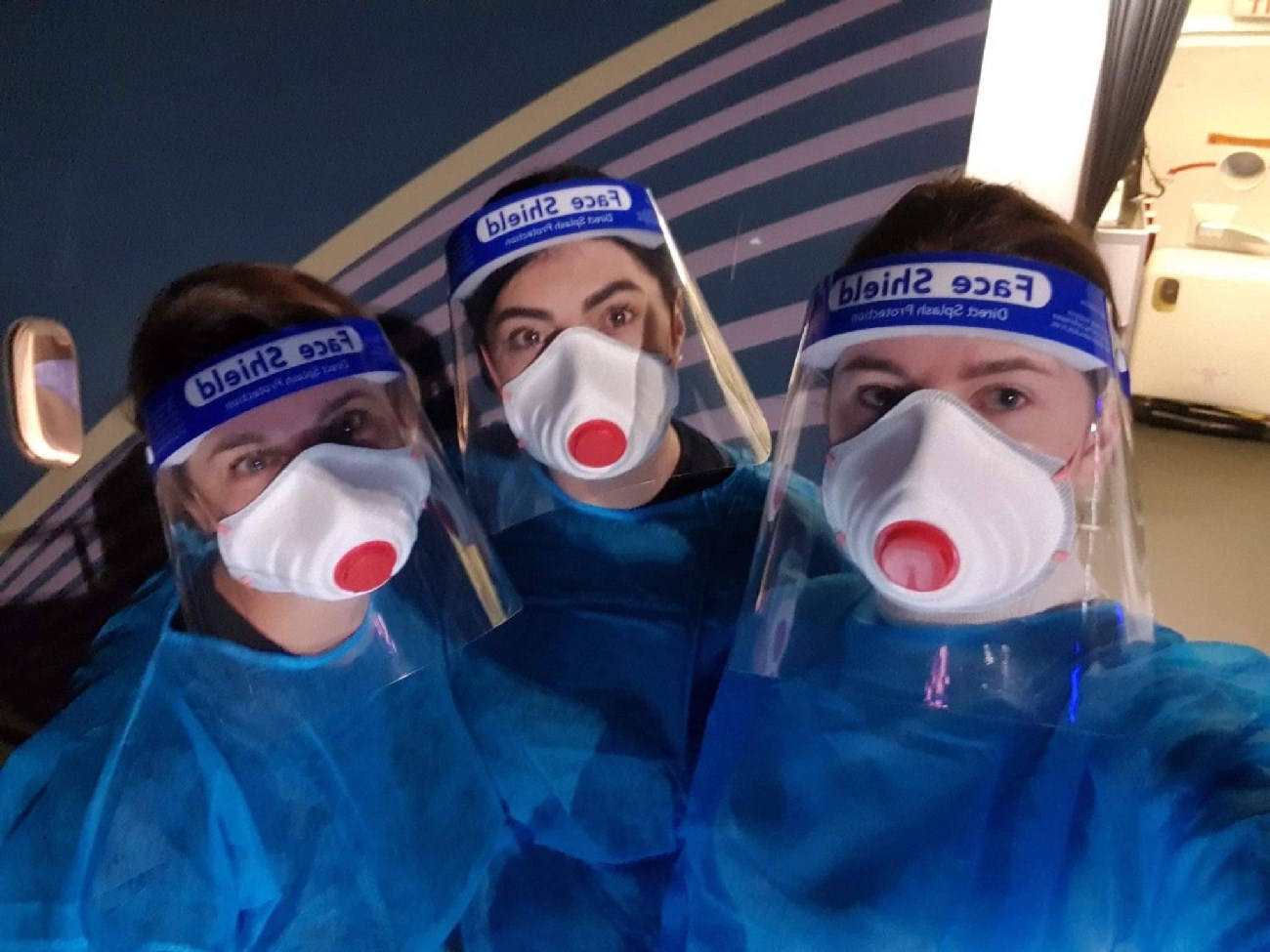 从国外包机回来治疗新冠,从加纳包机回国的华人