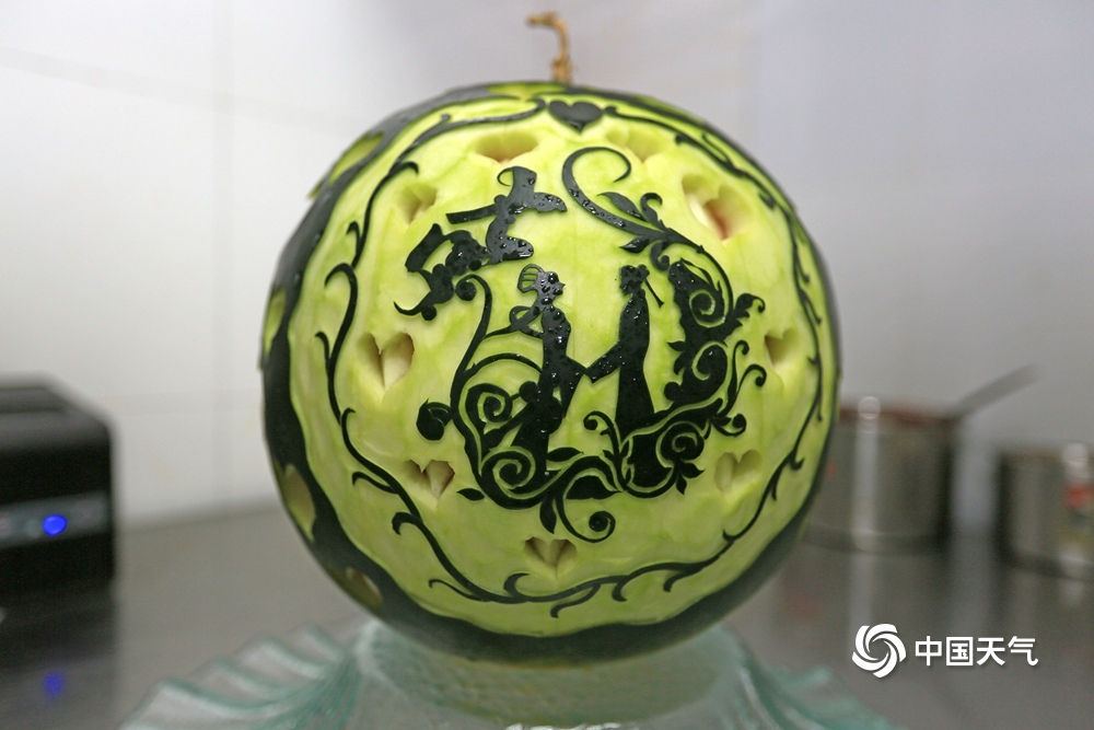 西瓜的花式切法吃法,教你西瓜瓜内打汁吃法