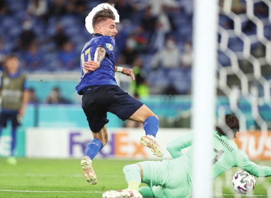 真正的球迷看欧洲杯,和大家一起看足球赛