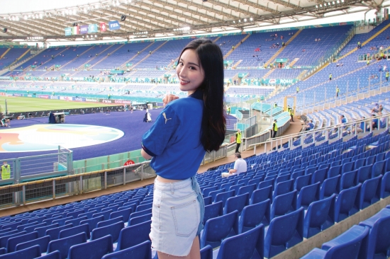 真正的球迷看欧洲杯,和大家一起看足球赛