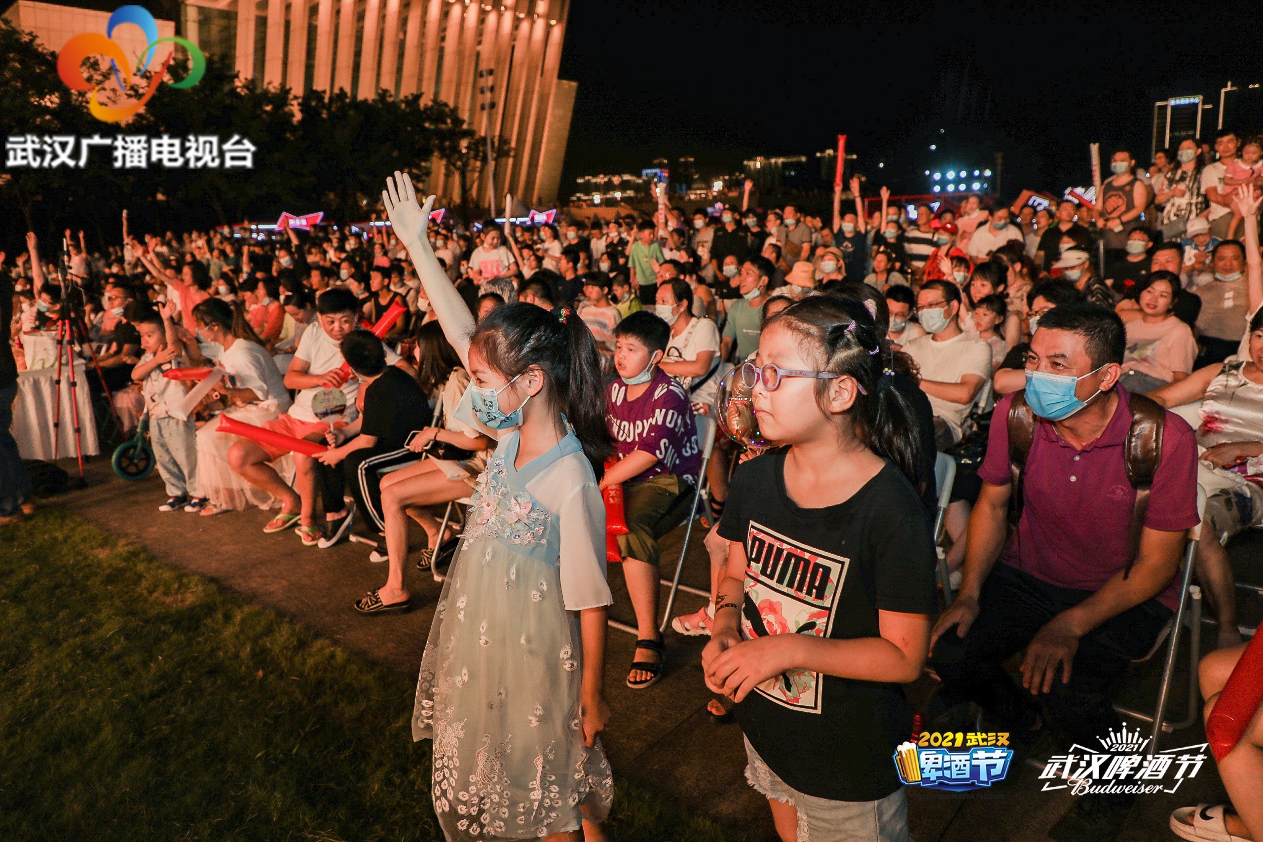 品美酒佳肴,品美酒赏佳肴