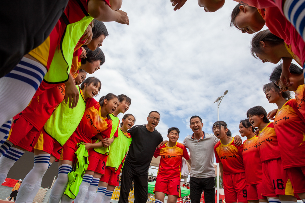 足球赛场上的心酸,足球场上的感动瞬间文章