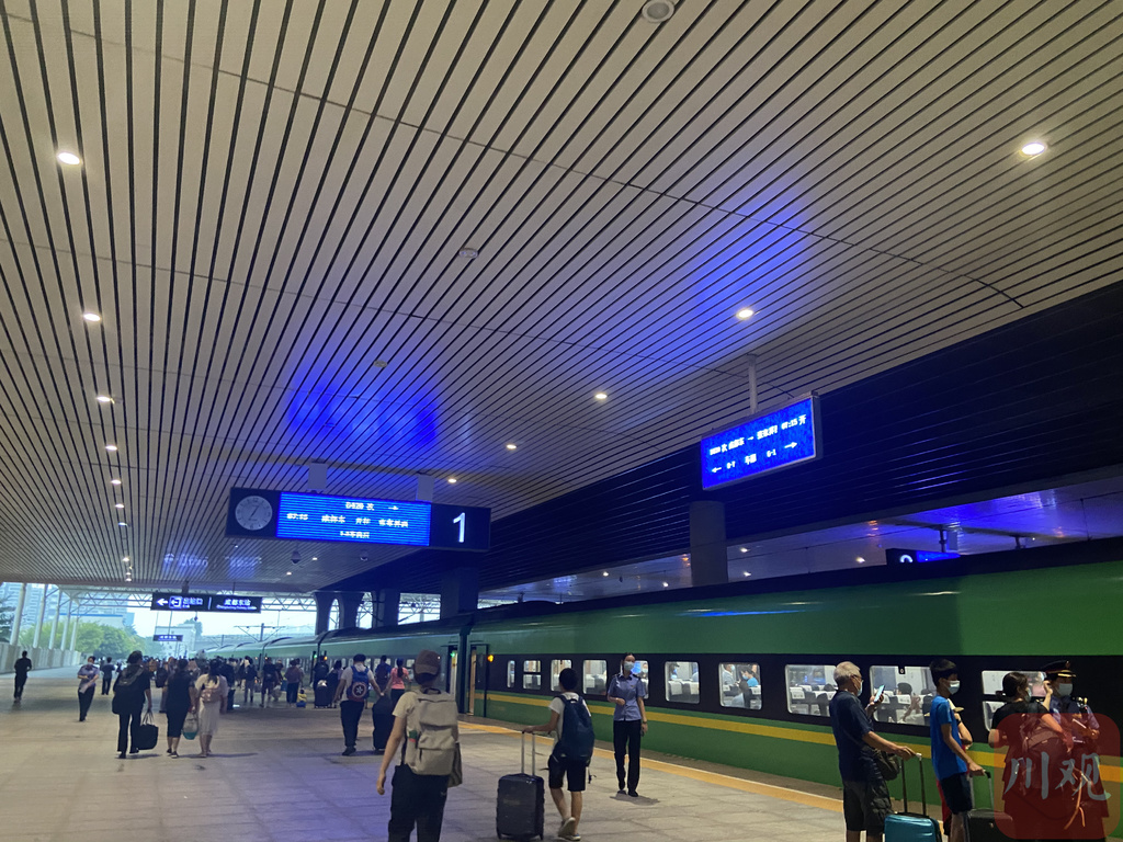 成都到张家界最快动车坐多少时间,成都至张家界西动车开了吗