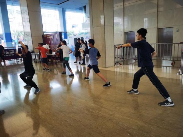 孩子跳绳不达标怎么办,孩子学跳绳和乒乓球哪个好