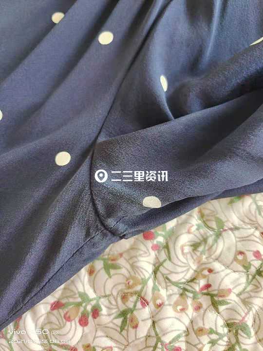 在长春赛特奥莱花1400元买的真丝裙子穿一次腋窝处就掉色？商家：给你染染