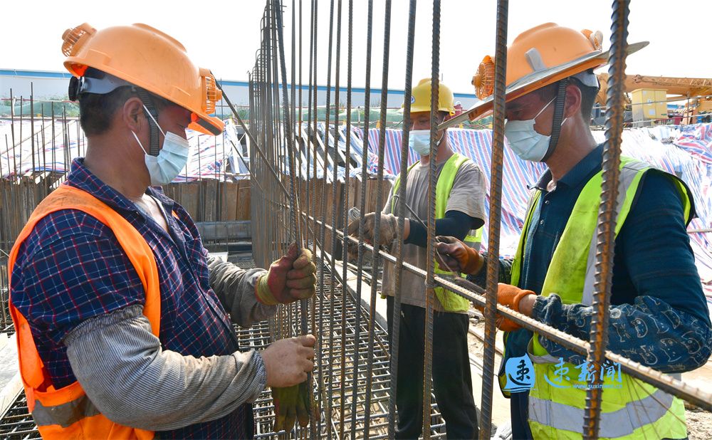 全力夺取疫情防控阻击战最终告捷,全力以赴打赢疫情防控和脱贫攻坚