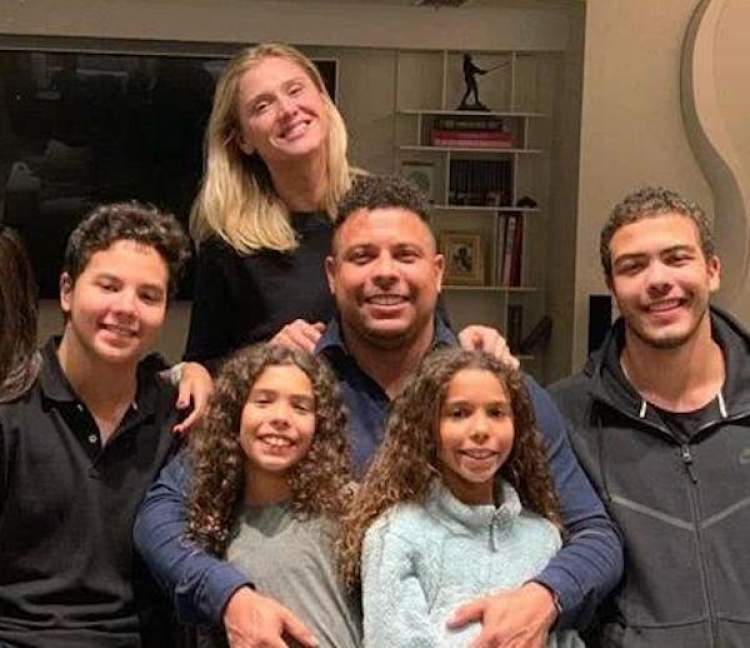 罗纳尔多胖成了什么样,罗纳尔多胖至236斤踢球