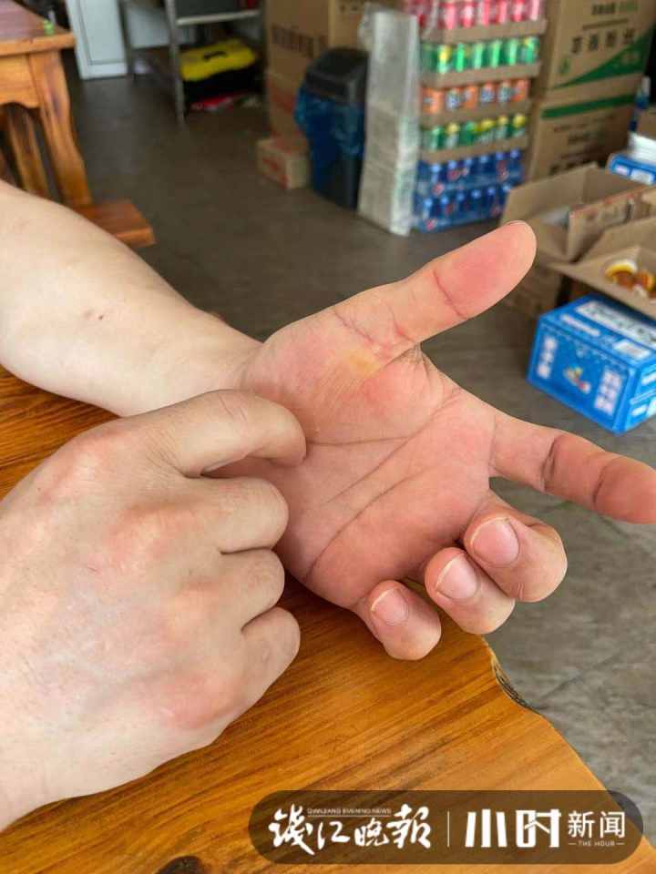 小时小店｜8年炒坏200个锅，买房买车！还记得801公交车和那里的安徽料理吗？