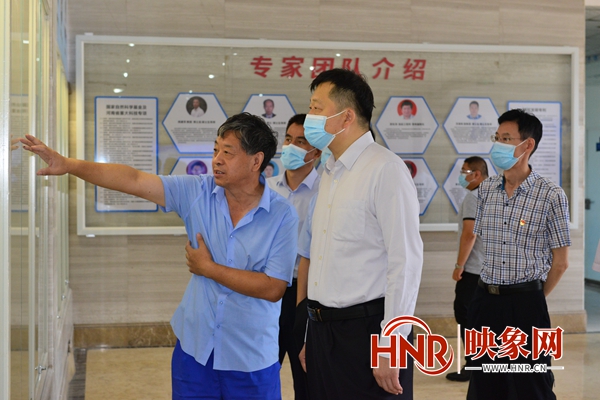 洛阳市涧西区委书记牛刚到工农街道开展“马路办公”