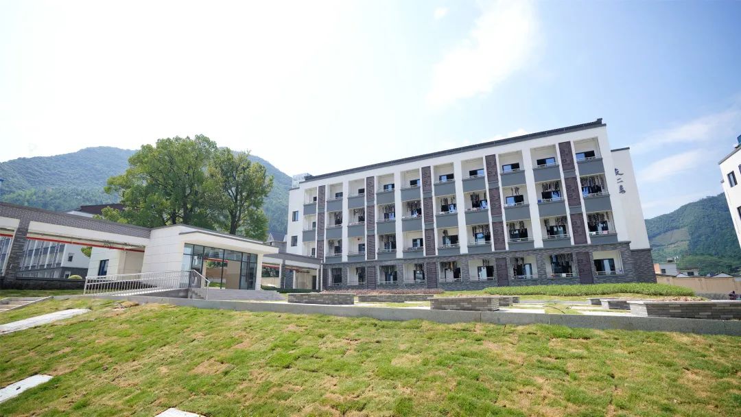 丽水遂昌育才初中,遂昌中学寝室条件怎么样