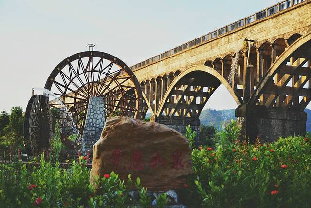 路过人间无非一瞬间歌曲,路过人间无非一瞬间舞蹈