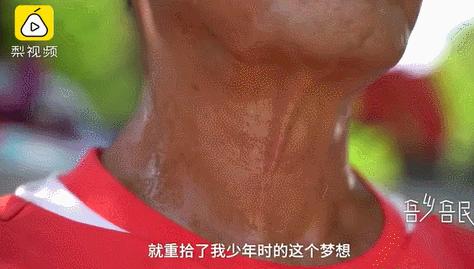 热爱可抵岁月漫长！兰州八旬“足球爷爷”16年每天踢球3小时，网友：不服不行