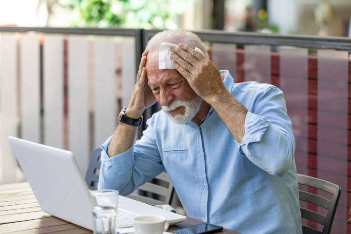 四肢无力蹲起困难是什么原因,手抬不起来经方治疗