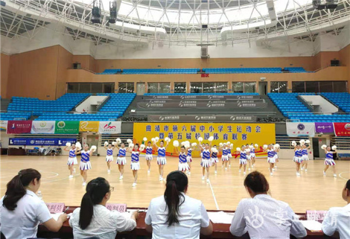 在体育精神的激励下成长,在竞赛中成长