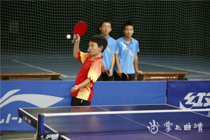 在体育精神的激励下成长,在竞赛中成长