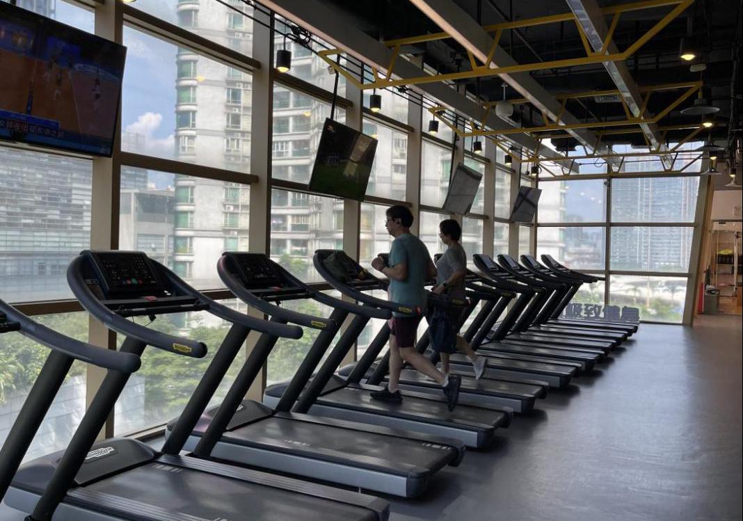 八成受访者有运动健身习惯，近七成希望场地免费或低价开放