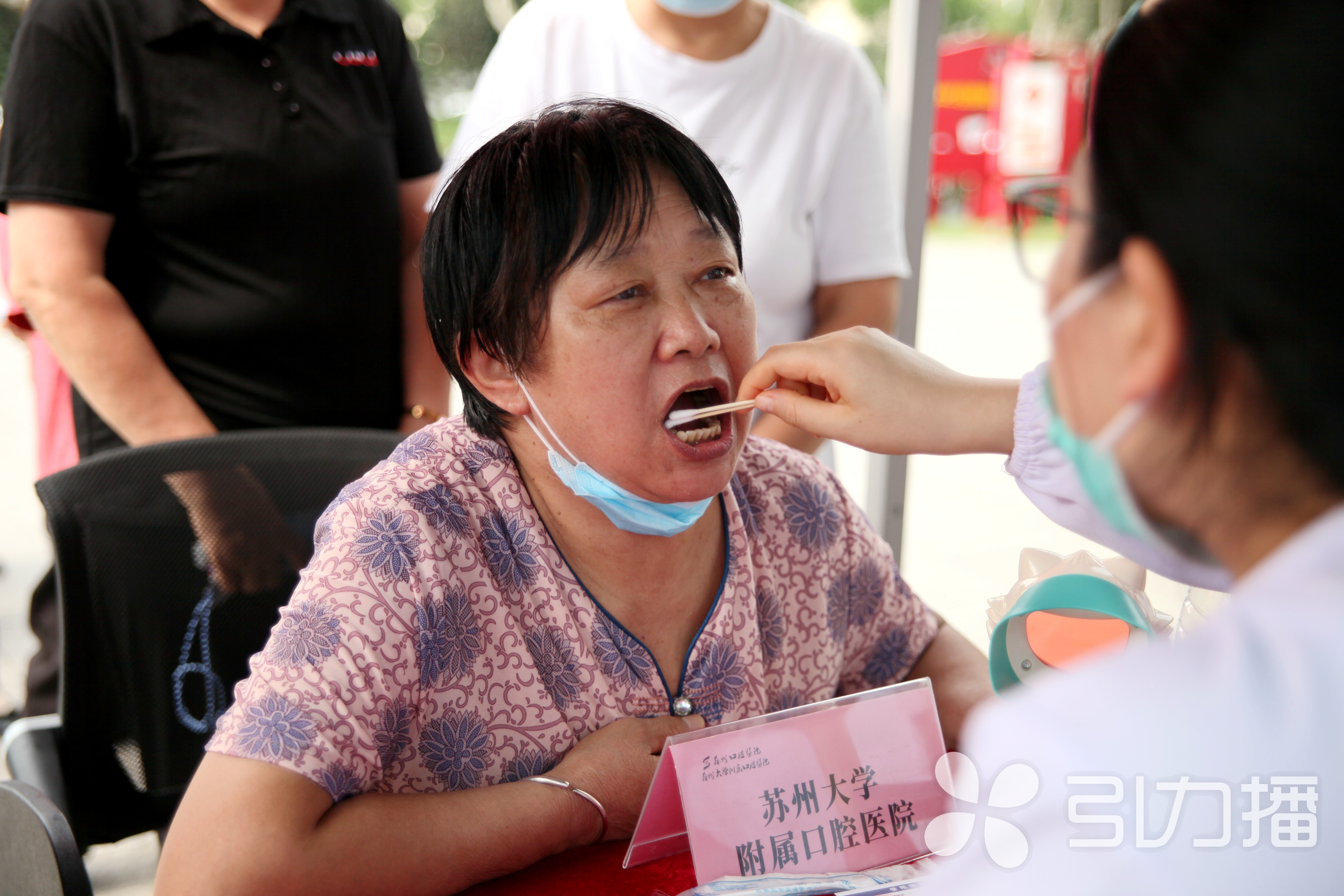 龋齿拖两三天没问题吧,儿童龋齿引起牙髓炎的表现