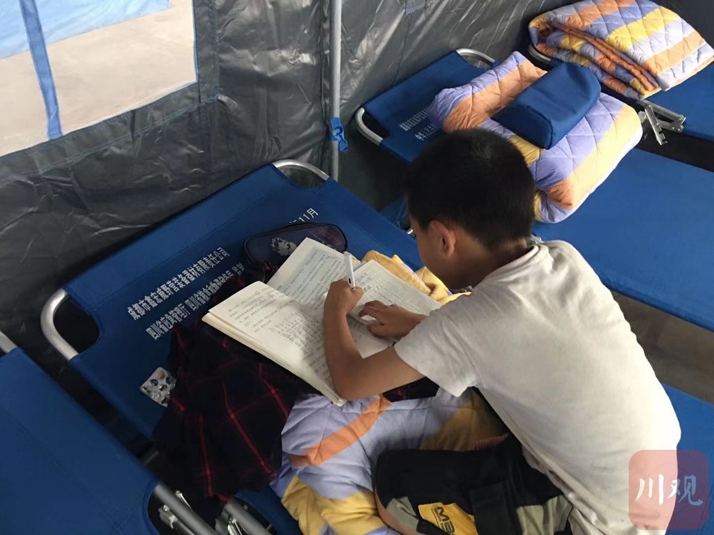 泸县地震帐篷,泸县地震震中照片