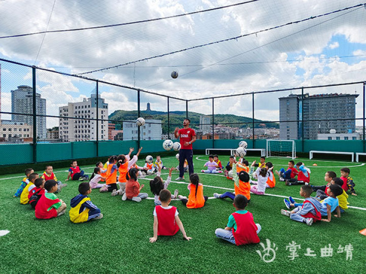 曲靖市五馆一中心足球场,曲靖市青少年足球训练基地