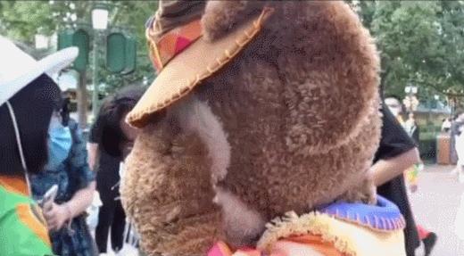 玲娜贝儿赚了多少钱,排队买玲娜贝儿要多久