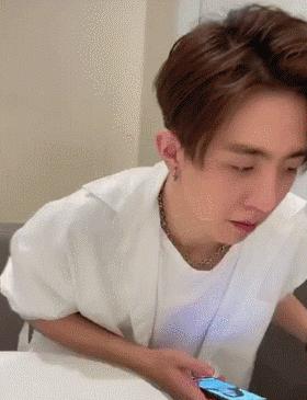 网恋奔现意外赚钱,一个月涨粉过万的短视频